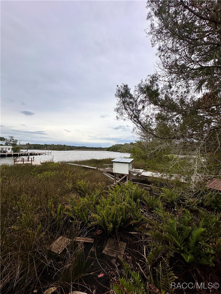 5809 S Hellgate Island