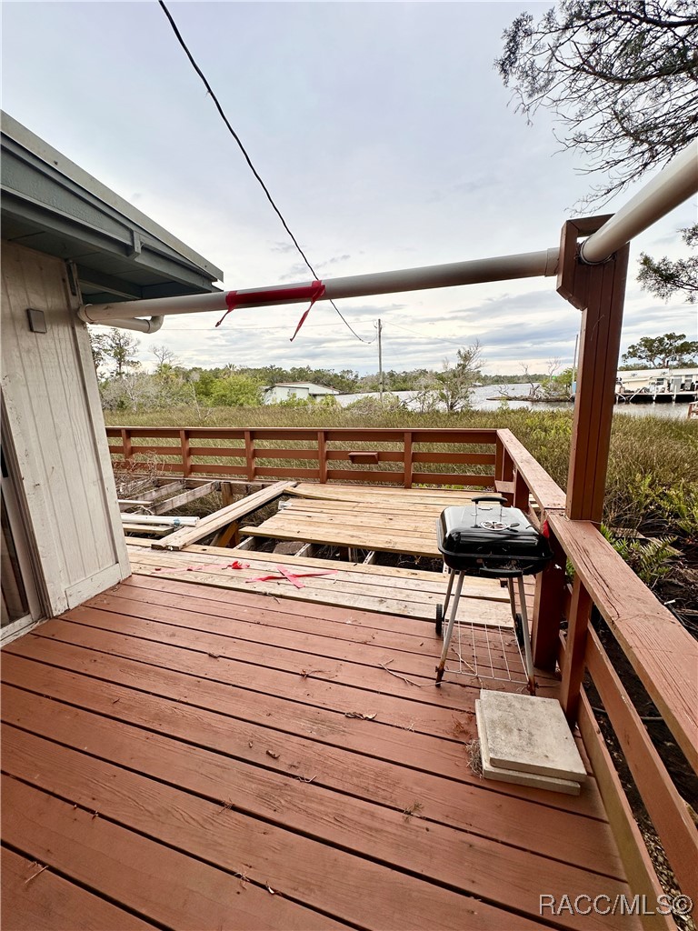 5809 S Hellgate Island