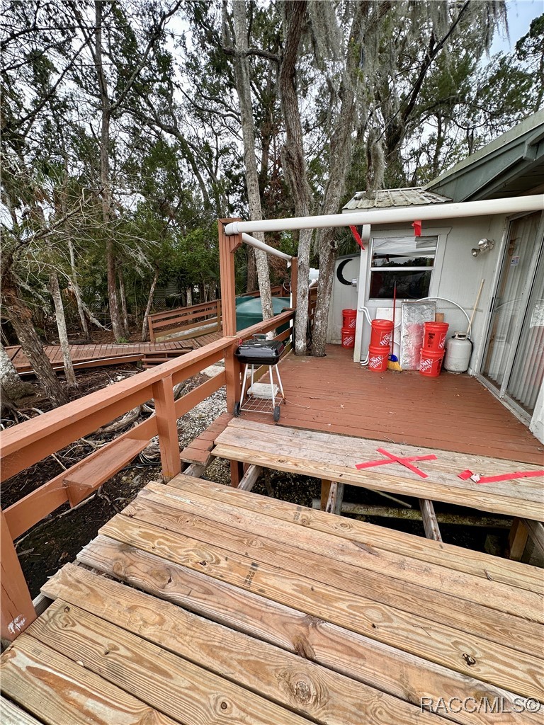 5809 S Hellgate Island