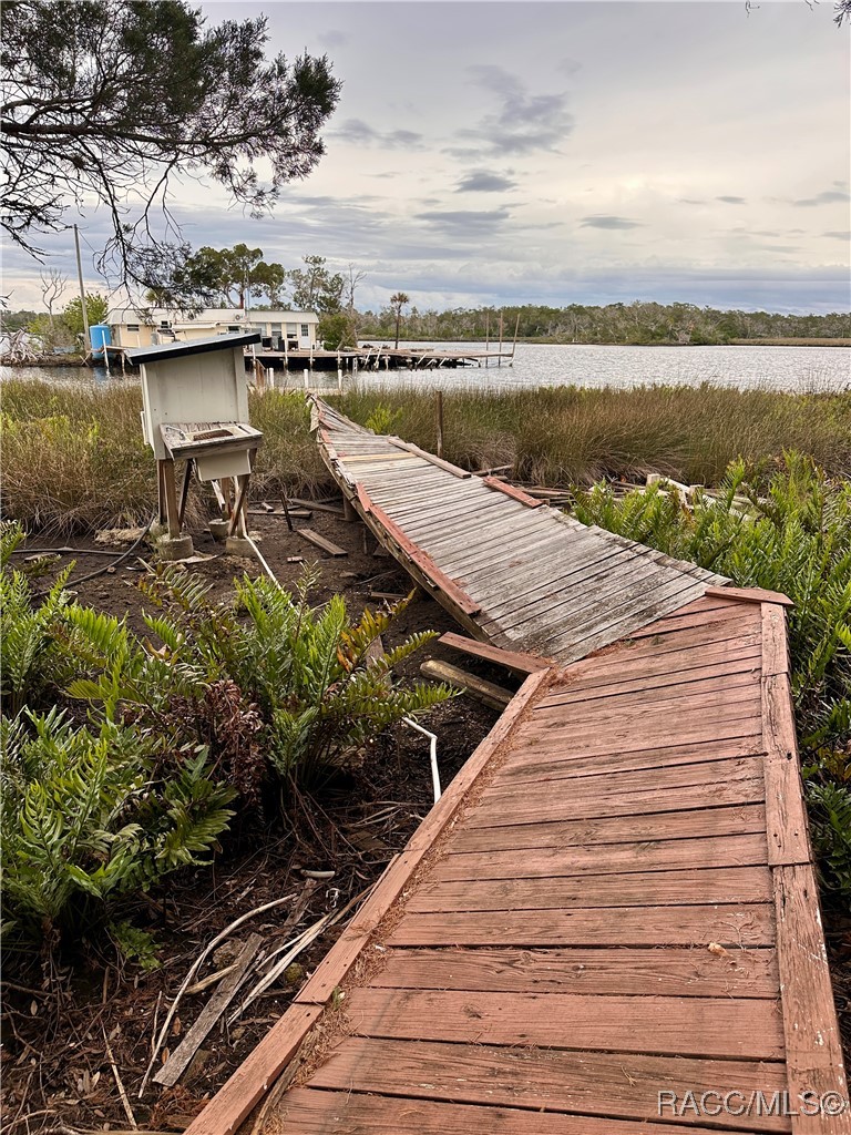 5809 S Hellgate Island