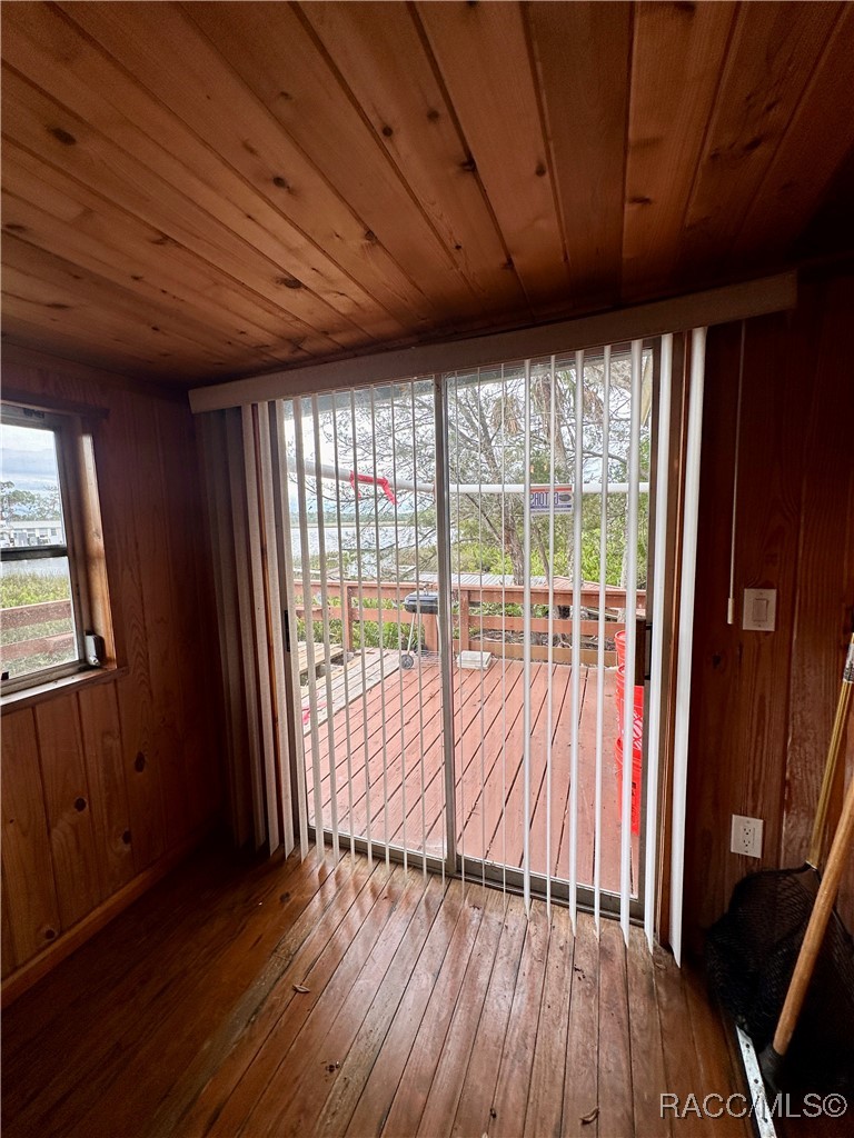 5809 S Hellgate Island