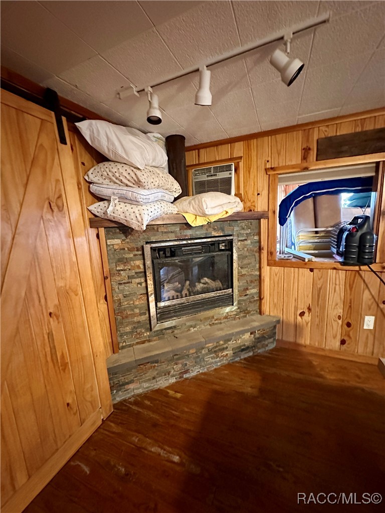 5809 S Hellgate Island