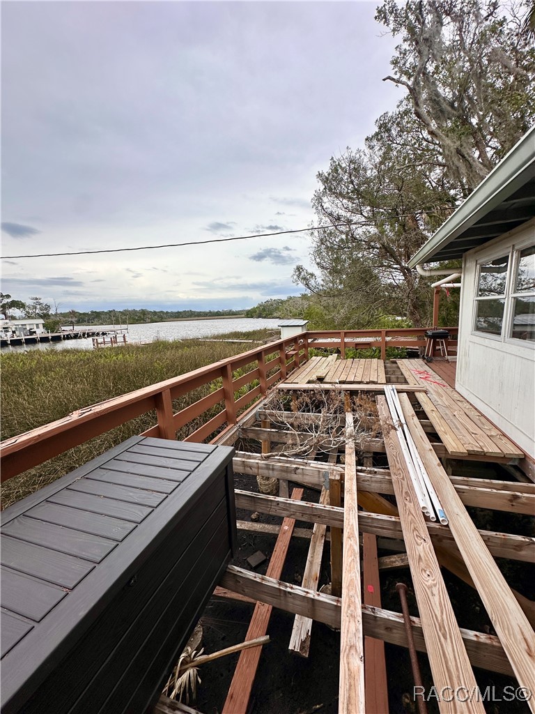 5809 S Hellgate Island