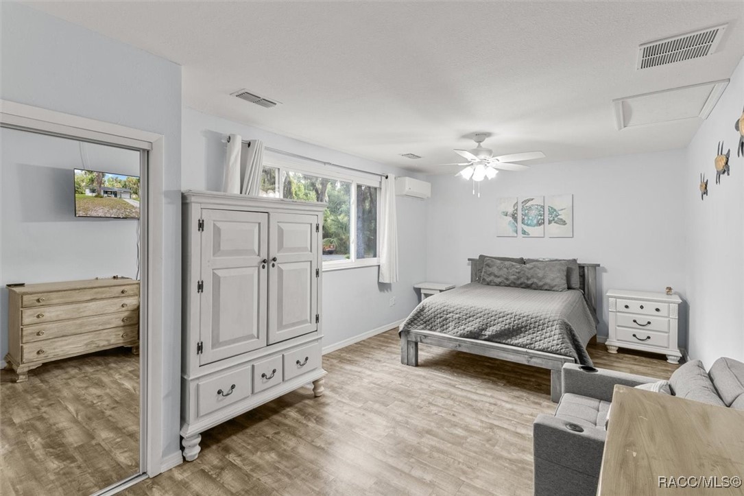 868 N Gardenview Terrace