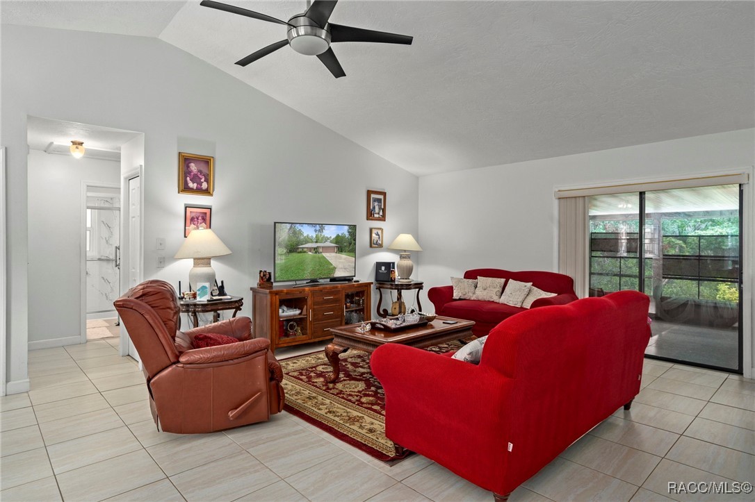 12 Sycamore Court W