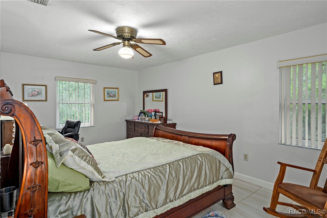 12 Sycamore Court W