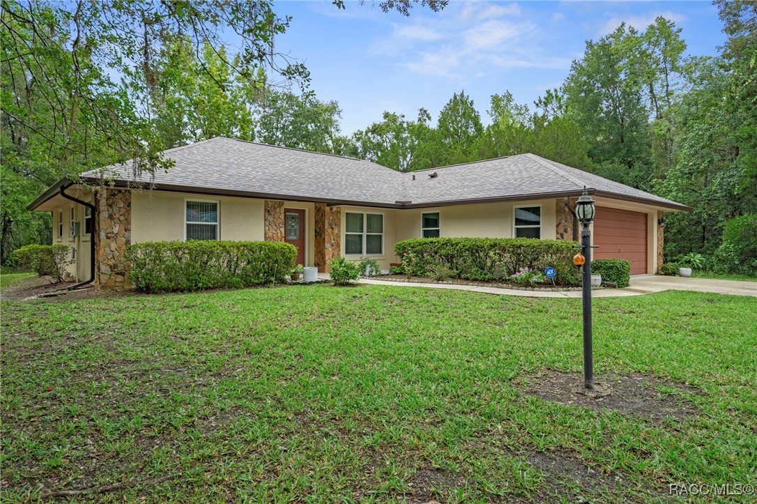 12 Sycamore Court W