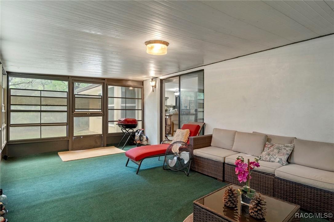 12 Sycamore Court W