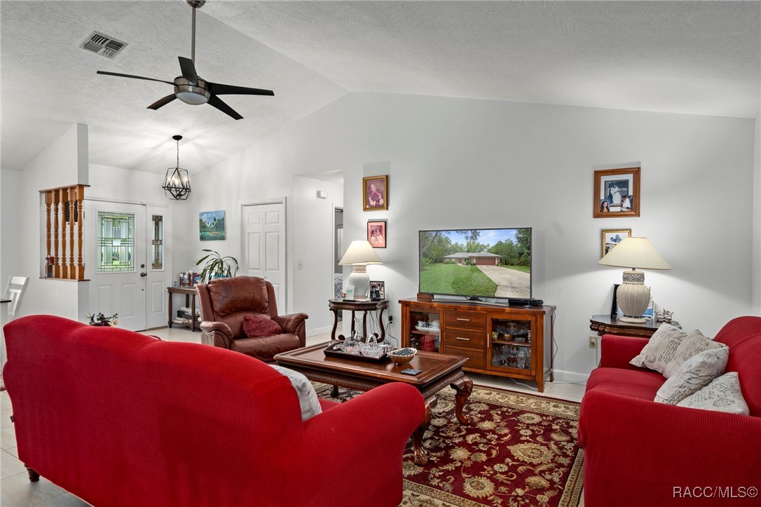 12 Sycamore Court W