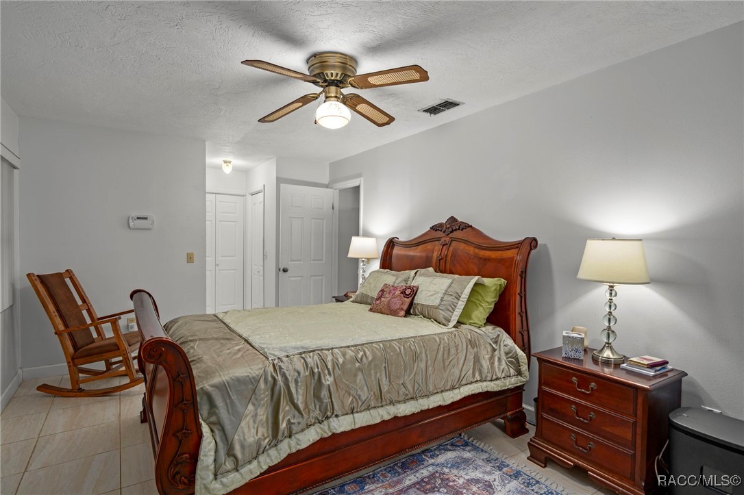 12 Sycamore Court W