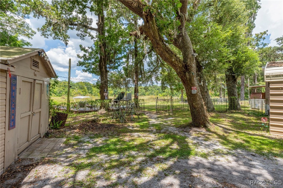 5822 N Tsala Apopka Drive
