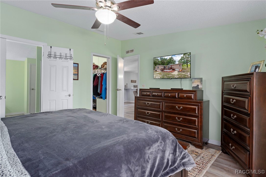 5822 N Tsala Apopka Drive