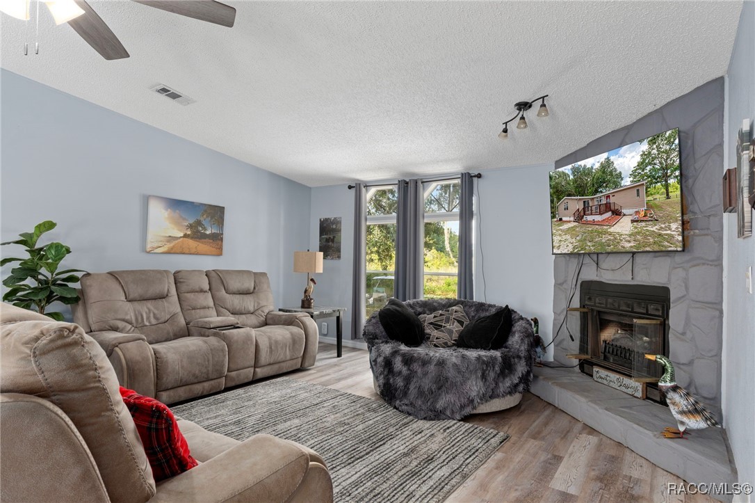 5822 N Tsala Apopka Drive