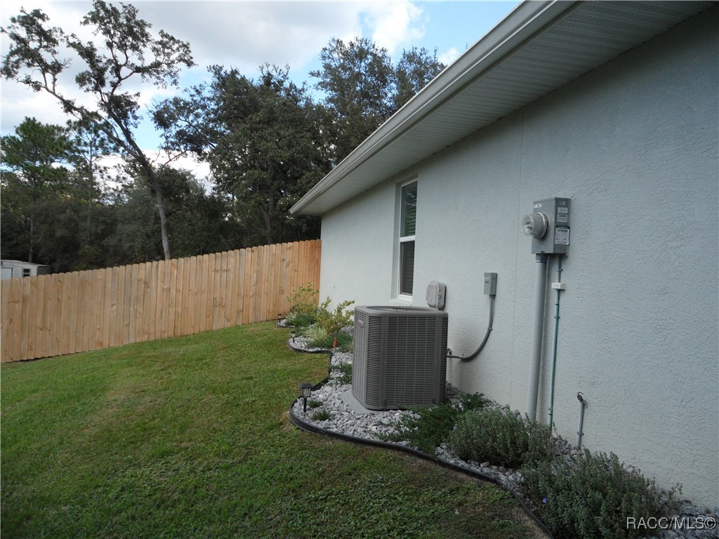 1255 E Rockefeller Lane