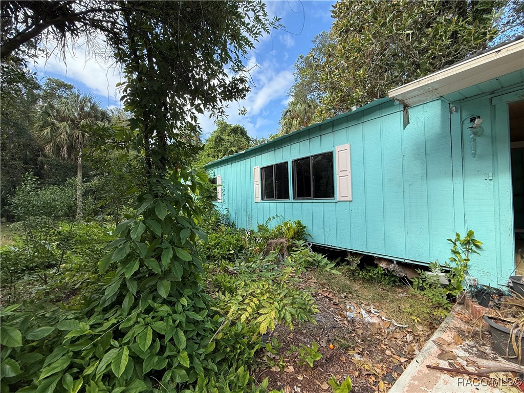 11111 W London Lane