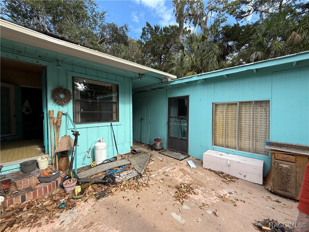11111 W London Lane