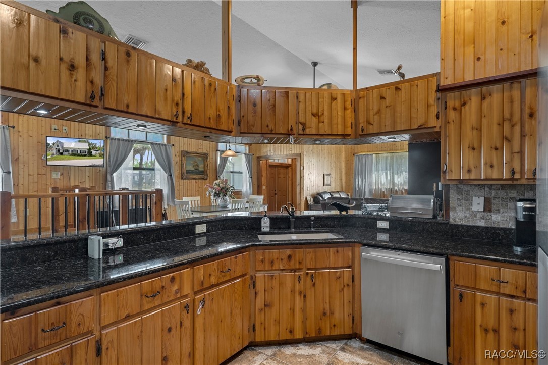 10990 W Seminole Place