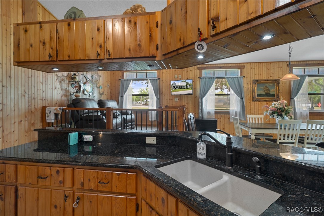 10990 W Seminole Place