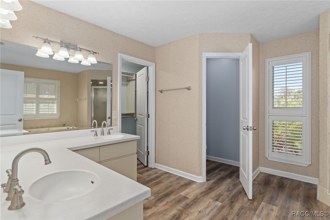 5146 S Riverside Drive