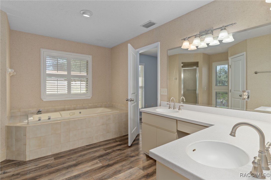 5146 S Riverside Drive