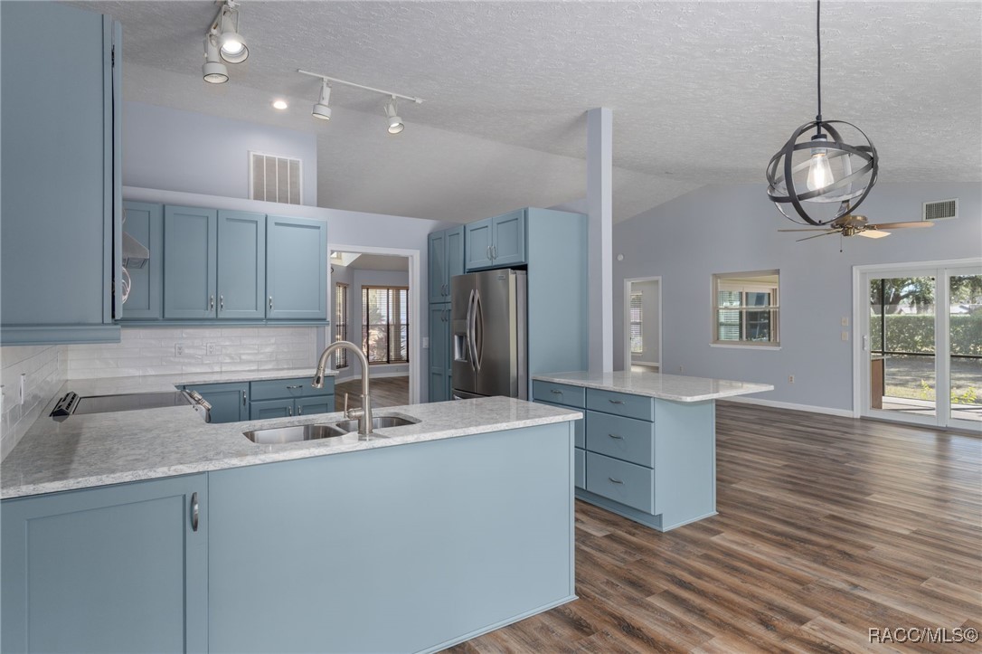 5146 S Riverside Drive