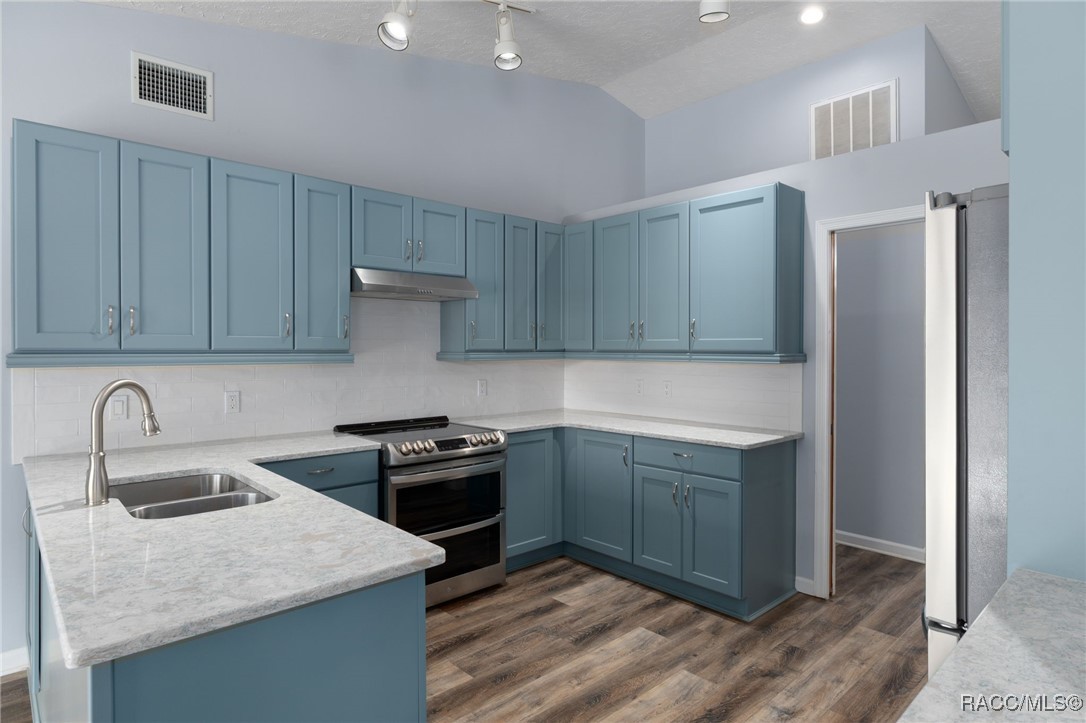 5146 S Riverside Drive