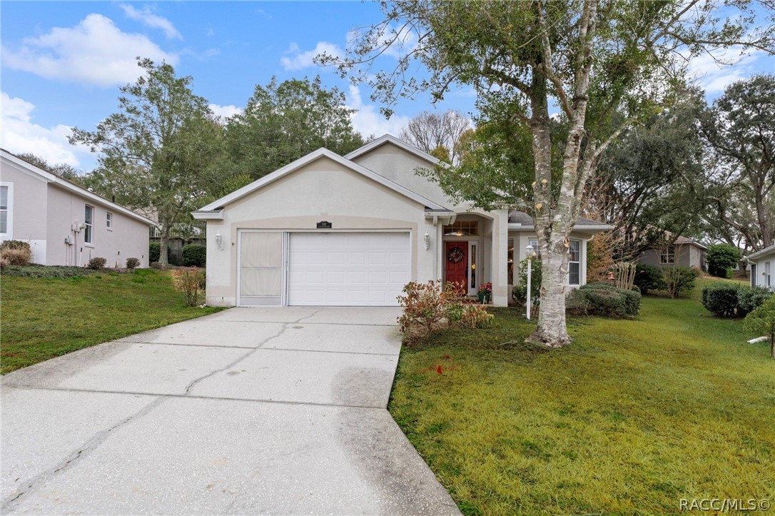 588 W Hillwood Path