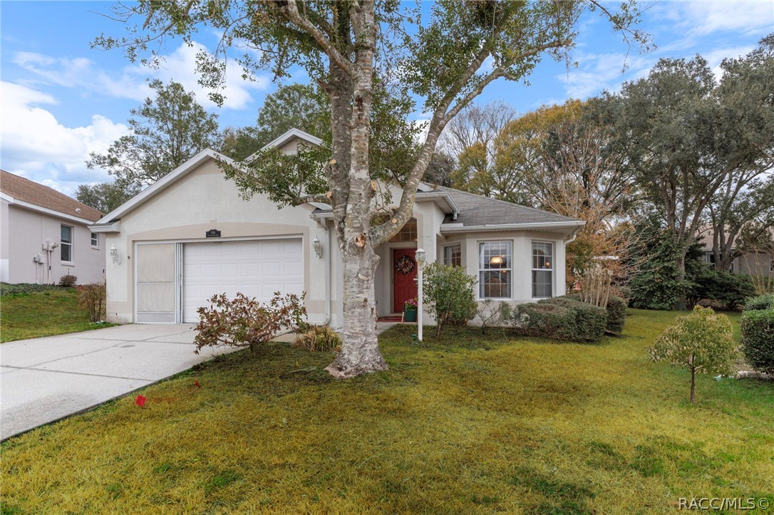 588 W Hillwood Path