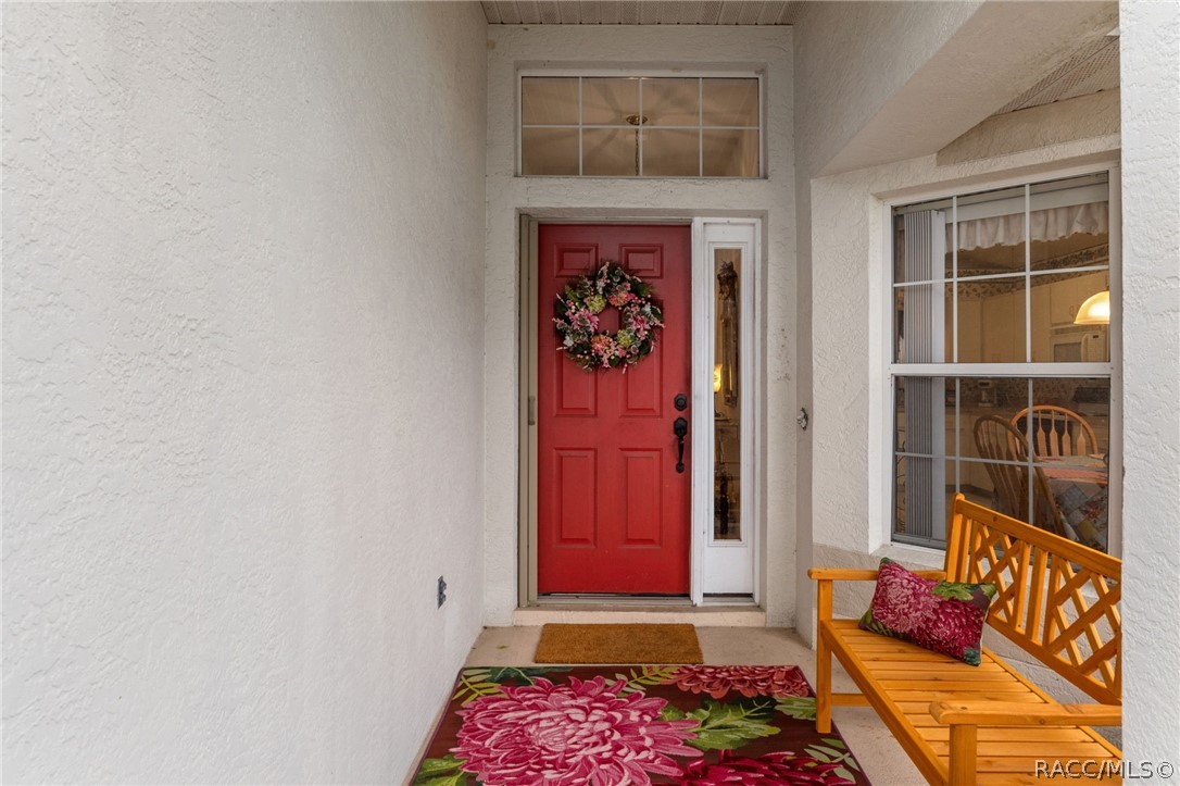 588 W Hillwood Path