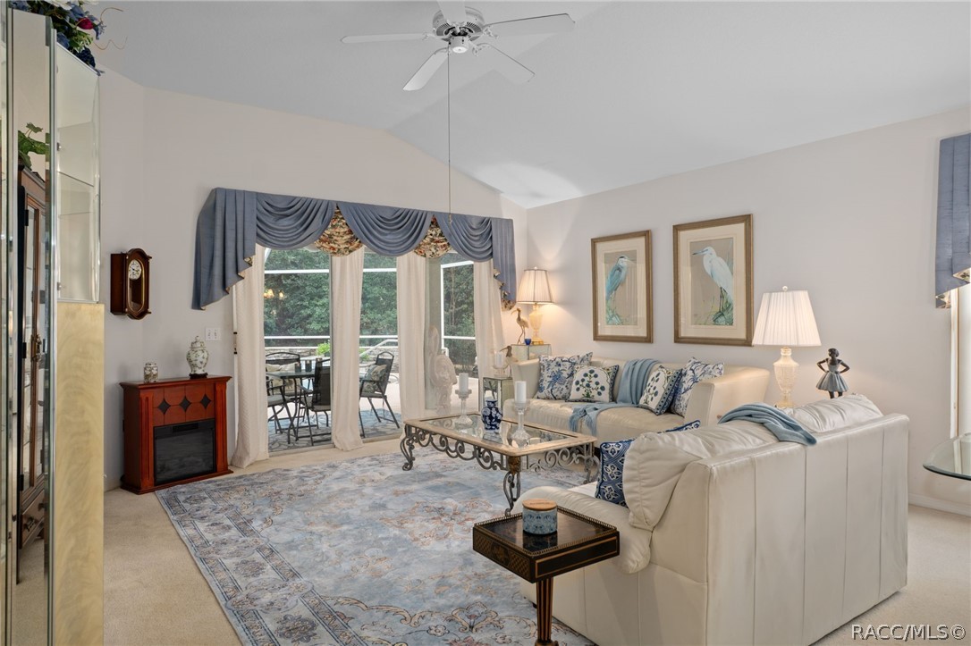 588 W Hillwood Path