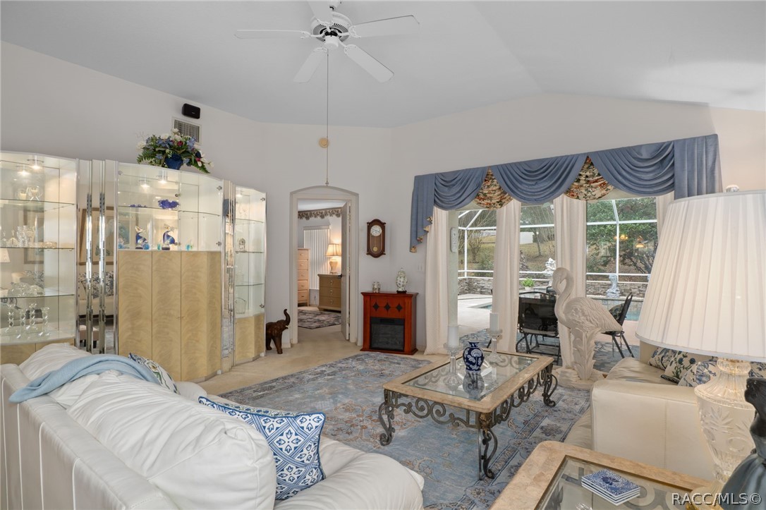 588 W Hillwood Path