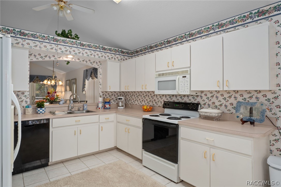 588 W Hillwood Path