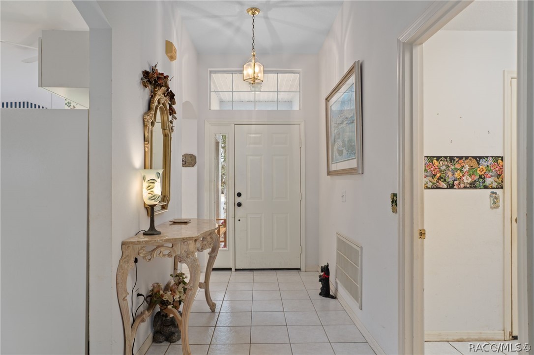588 W Hillwood Path