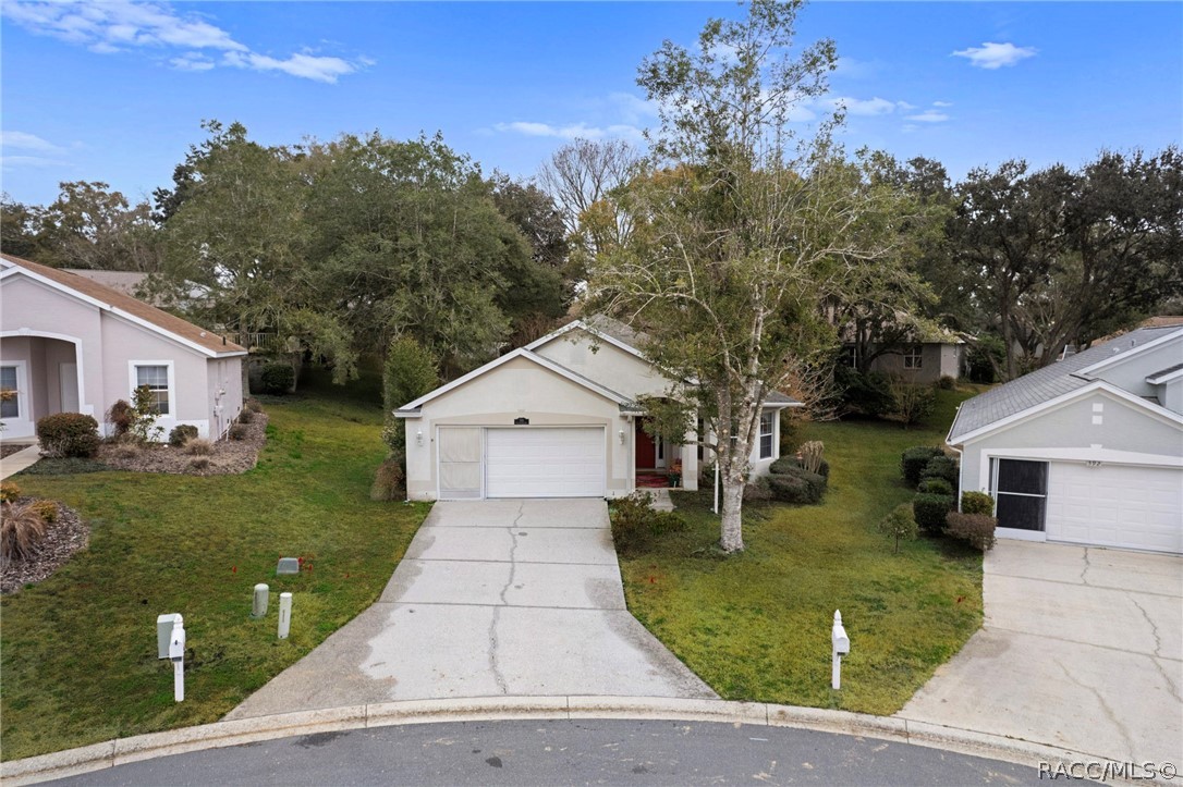 588 W Hillwood Path