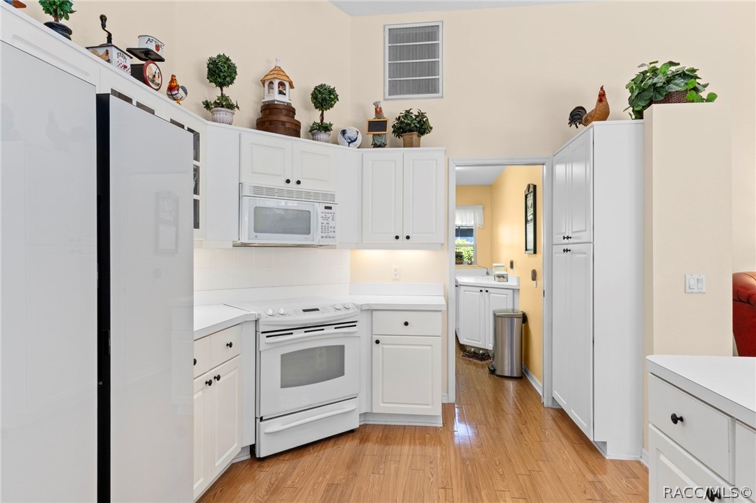 13 Cupania Court