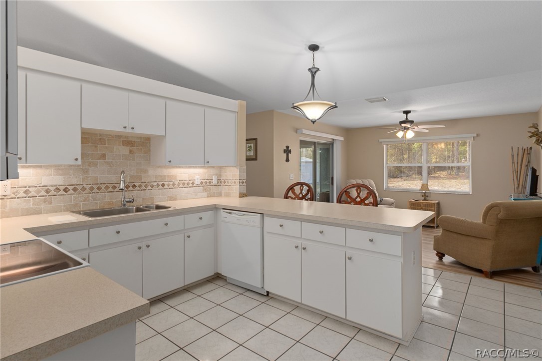3212 W Camilo Drive