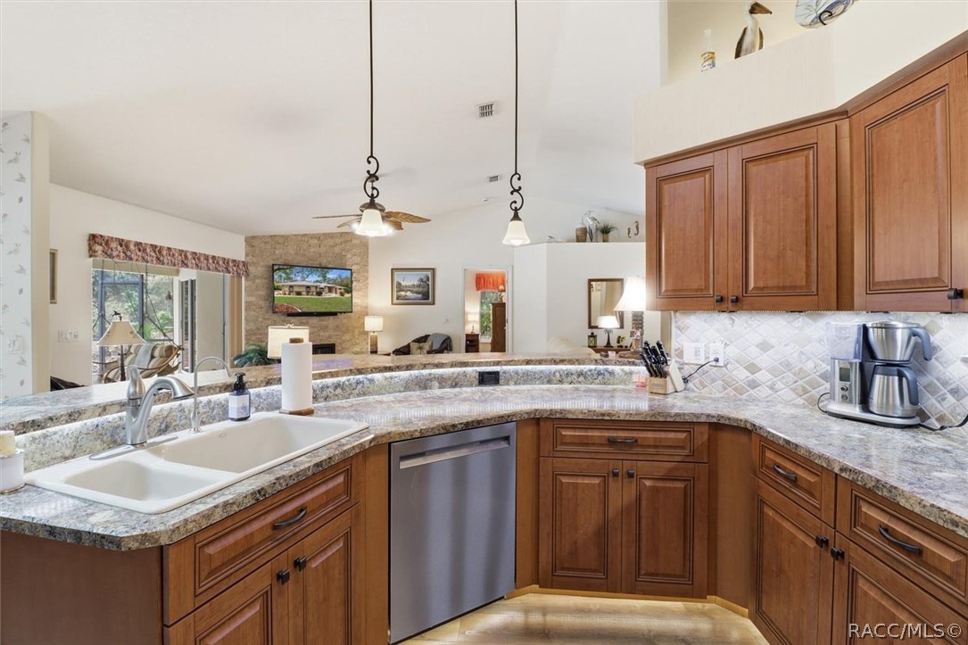 4474 W Horseshoe Drive