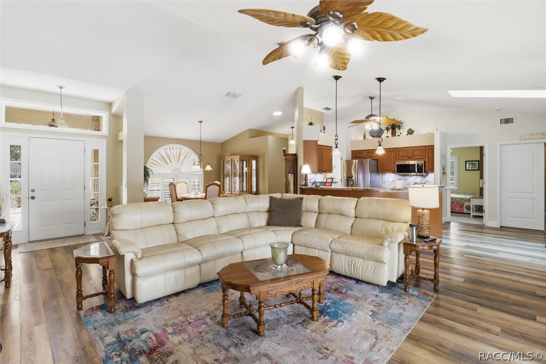 4474 W Horseshoe Drive