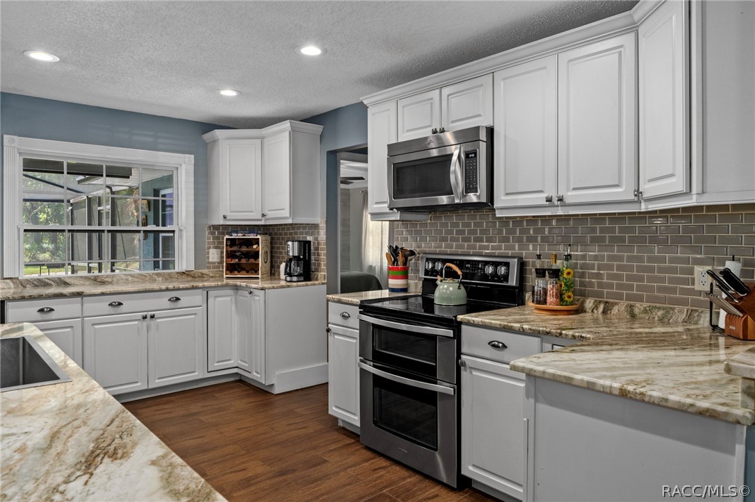 7950 W Inn Lane