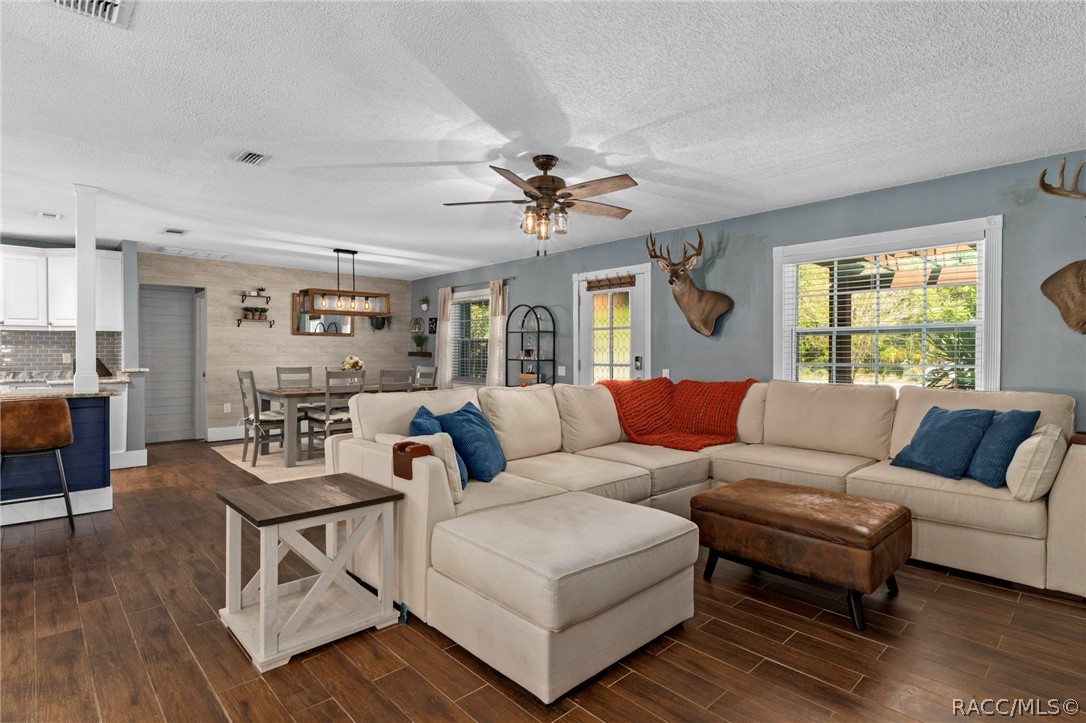 7950 W Inn Lane