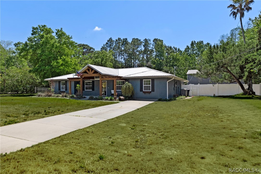 7950 W Inn Lane
