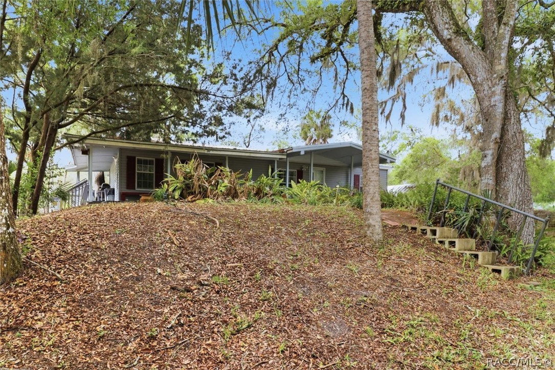 5746 S Boulevard Drive