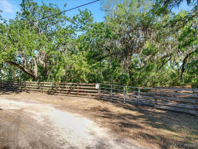 1465 S Surf Loop