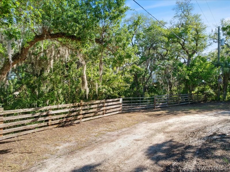 1465 S Surf Loop