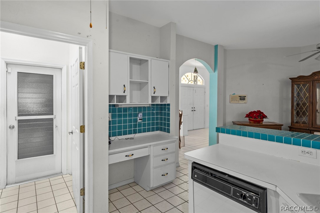 1241 Persian Avenue