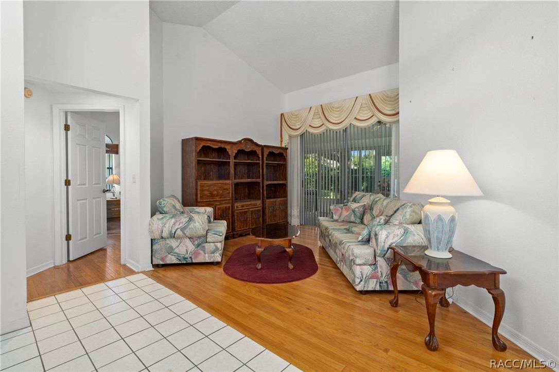 1241 Persian Avenue