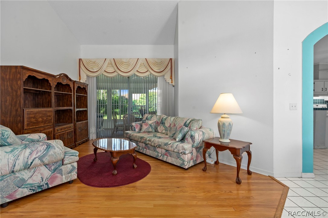 1241 Persian Avenue