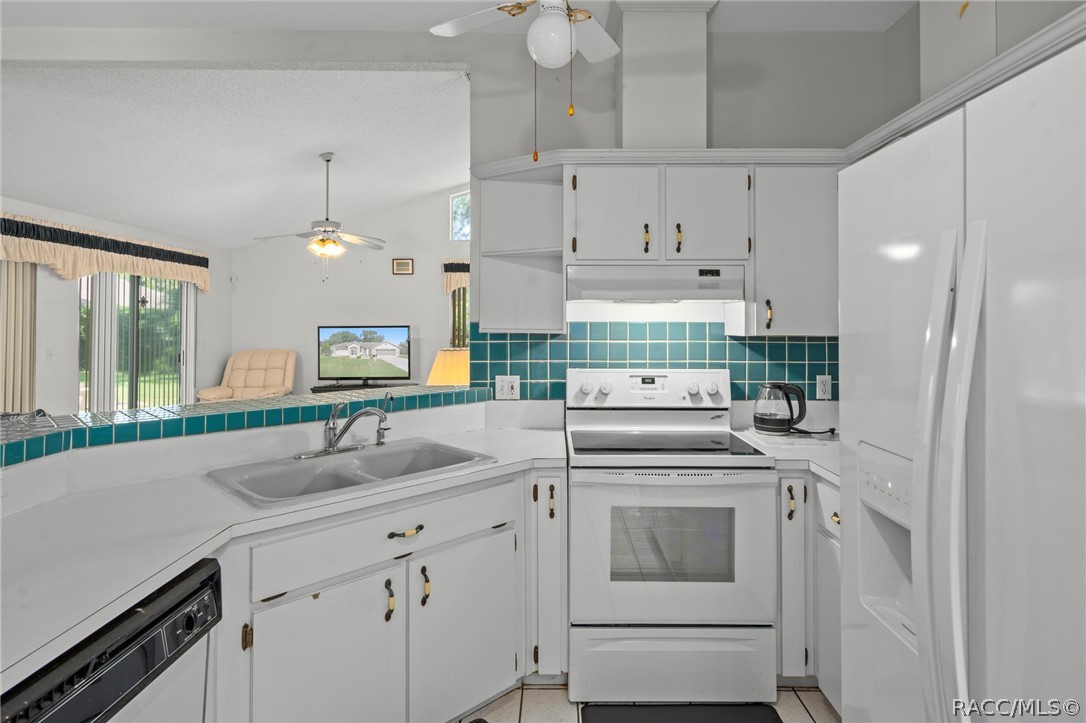 1241 Persian Avenue