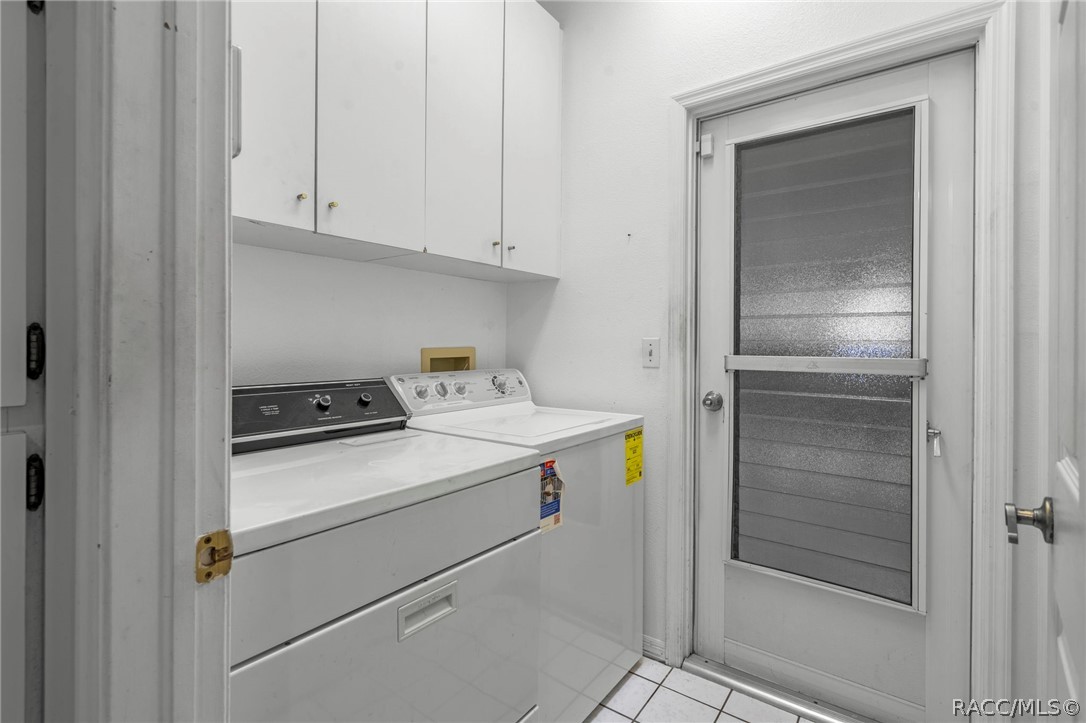 1241 Persian Avenue