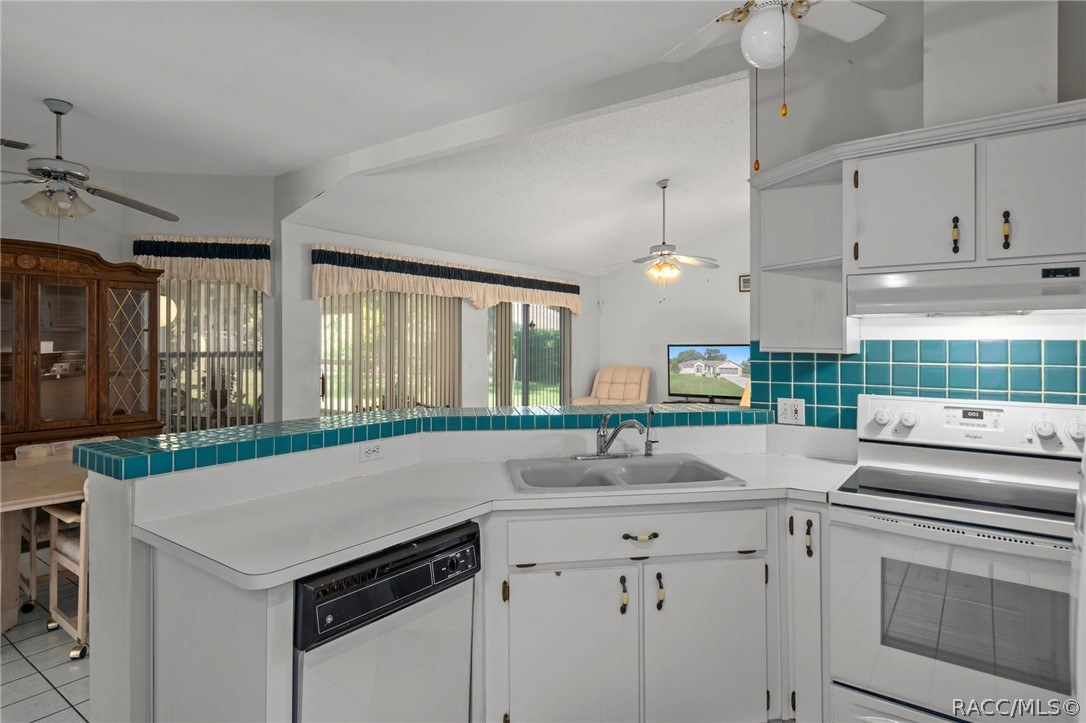 1241 Persian Avenue